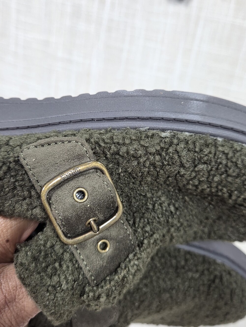 Life Stride Women's Olive Green Faux Shearling Slip-On with Buckle Size 6.5 . - Picture 9 of 12